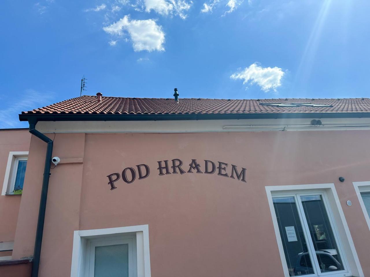 Apartman Pod Hradem Horsovsky Tyn Экстерьер фото