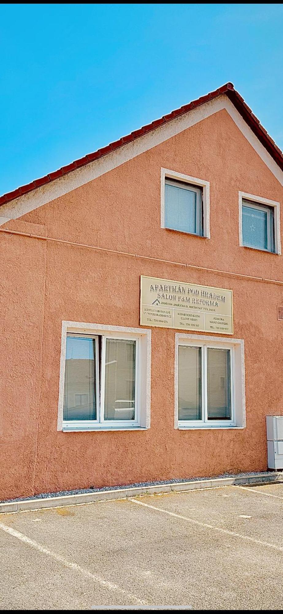 Apartman Pod Hradem Horsovsky Tyn Экстерьер фото