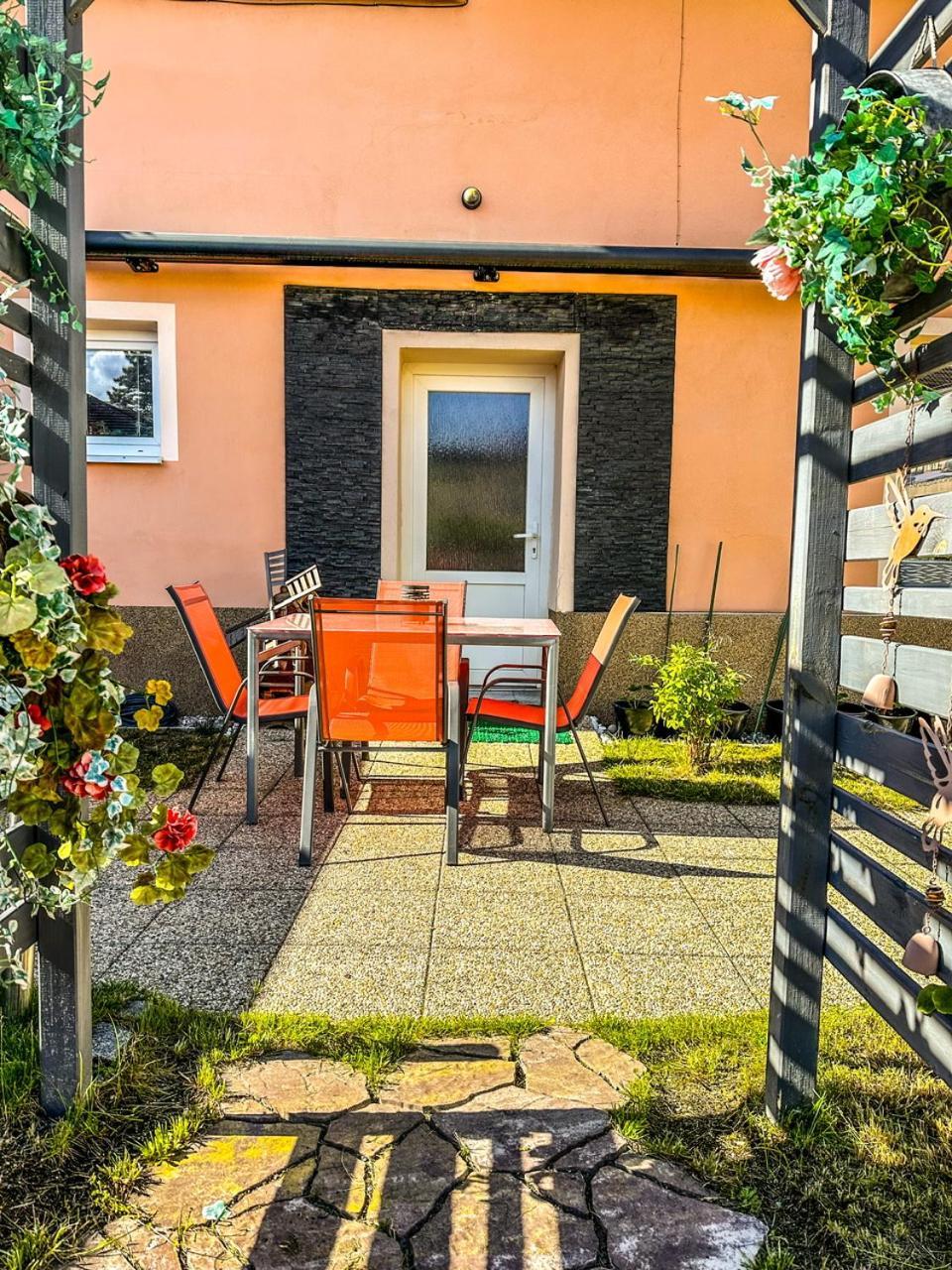 Apartman Pod Hradem Horsovsky Tyn Экстерьер фото